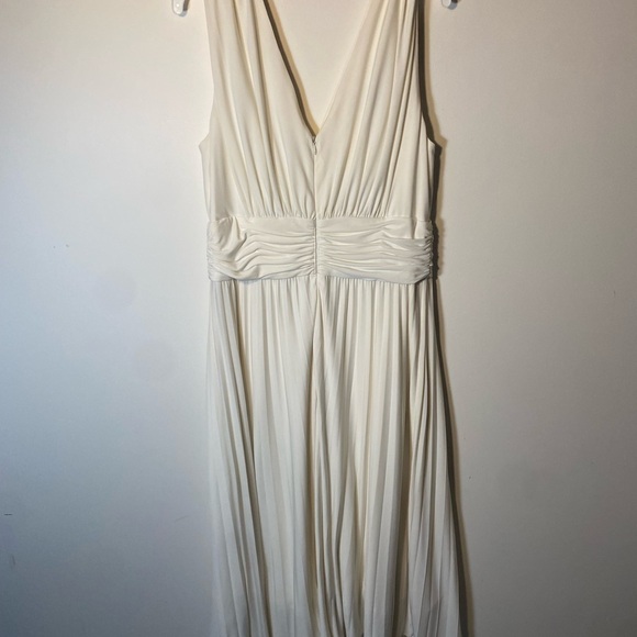 Suzi Chin Maxi Length V Neck Formal Pleated White Dress size 10 - Picture 6 of 12